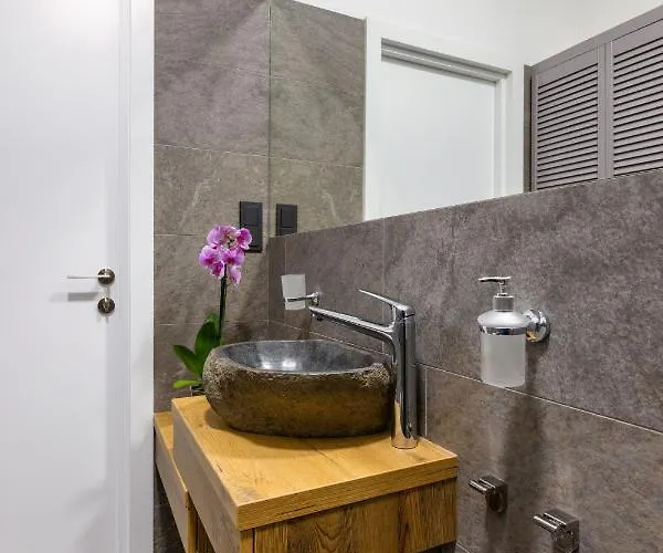 Bright Attic Flat In The Centre Apartment *